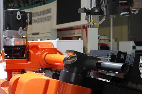 CNCパイプベンダー